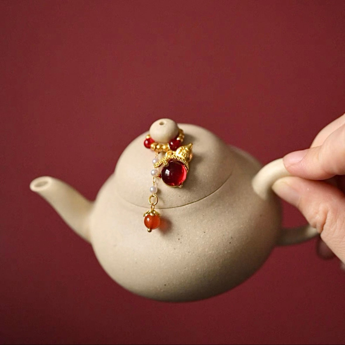 Natural Stone Lid Pull – "Xiao Tiliu"