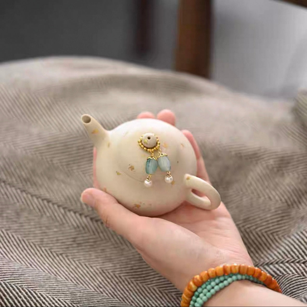 Natural Stone Lid Pull – "Xiao Tiliu"