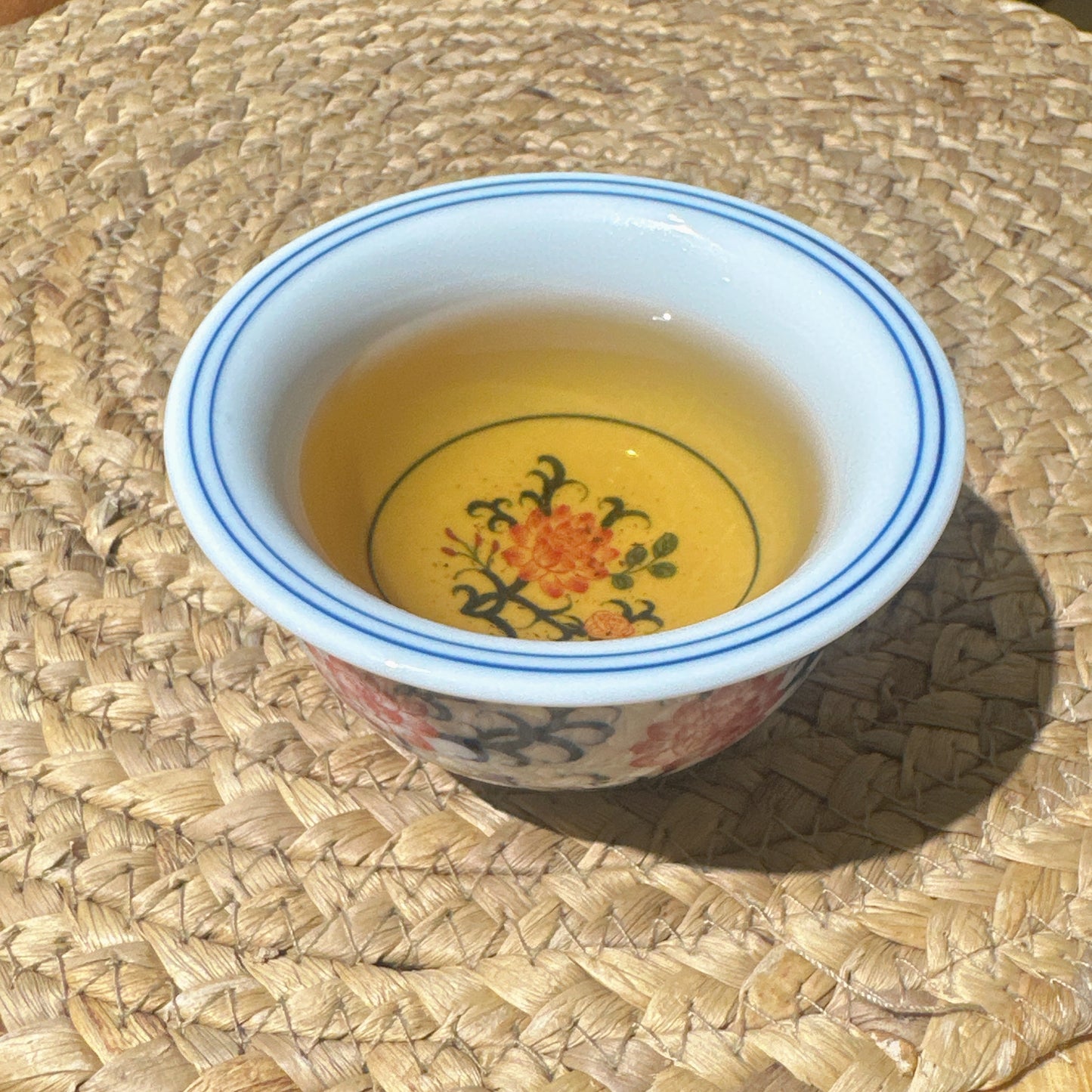 Blue-and-White with Underglaze Red Master Cup · Red Lotus & Vines · 150ml