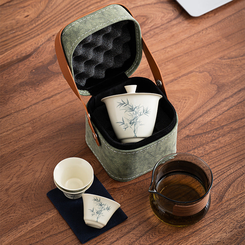 Three-cup traveling tea kettle set三杯旅行茶壶套装
