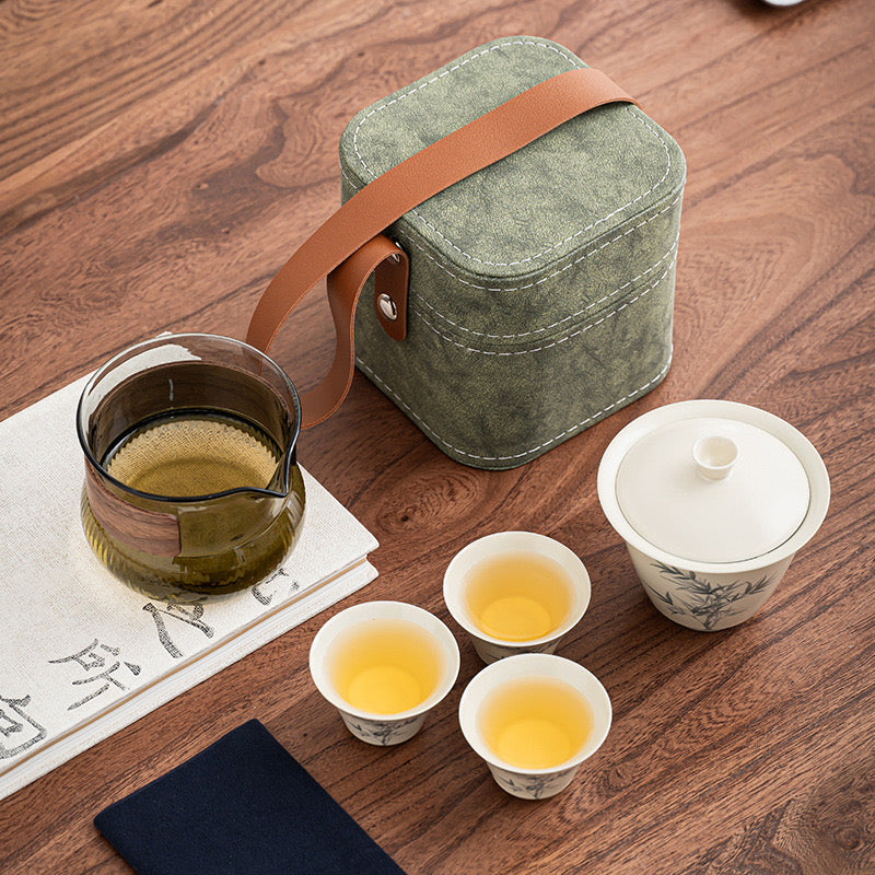 Three-cup traveling tea kettle set三杯旅行茶壶套装