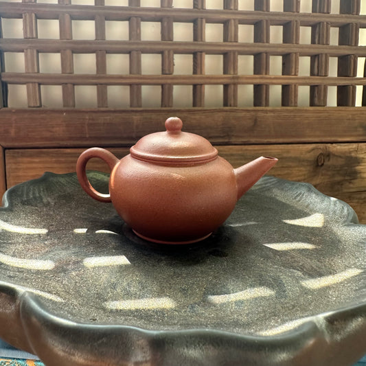 Half Handcrafted, Thin-walled (薄胎) Horizontal Teapot (水平壶)