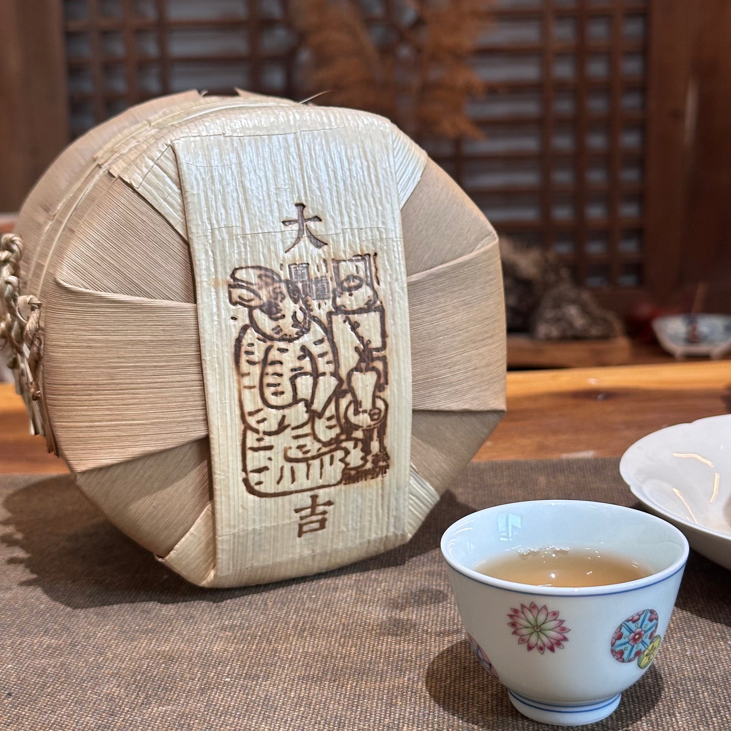 2022 Pasha Xiniutang Sheng Pu’er Tea Cake · 200g