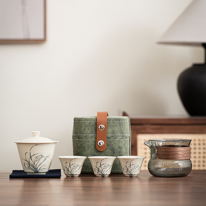 Three-cup traveling tea kettle set三杯旅行茶壶套装