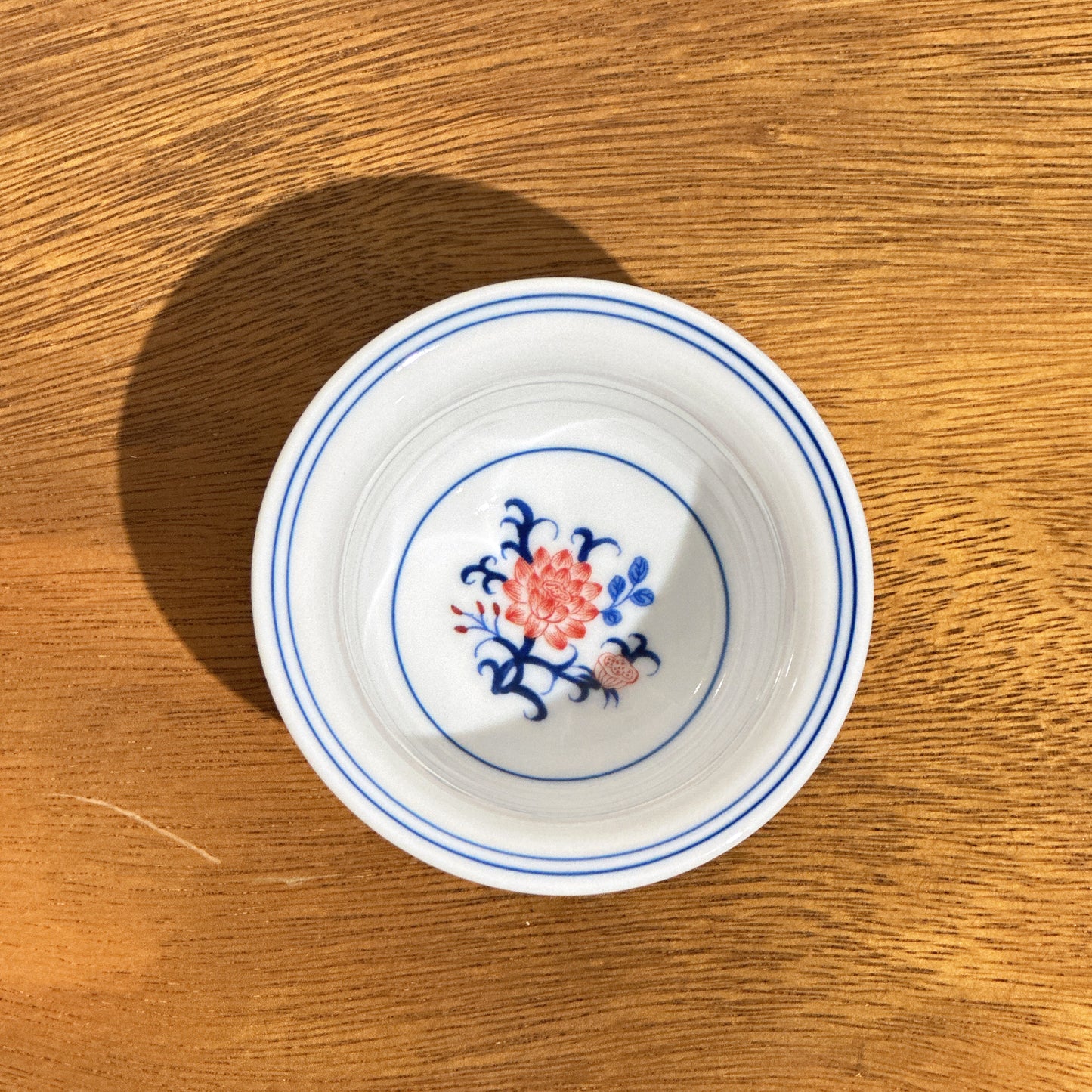 Blue-and-White with Underglaze Red Master Cup · Red Lotus &amp; Vines · 150ml